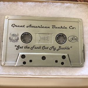Cassette belt buckle